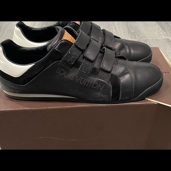 LOUIS VUITTON Leather Velcro Sneakers Black - Picture 6 of 7